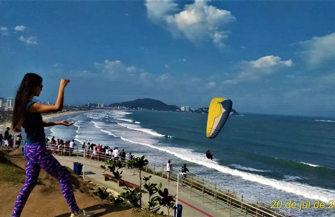 Apto Pitangueiras - 3 quartos, 2 vagas, 4 banheiros, Cozinha completa, 2 minutos da praia-1